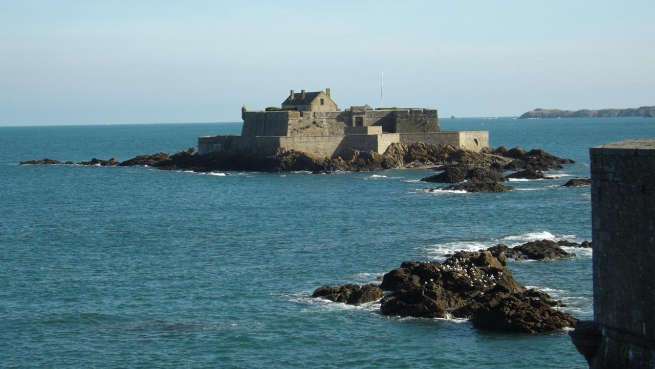 Appartement T2 ,Parking Prive,Terrasse, 10 Mns A Pieds De La Cite Corsaire Et Ses Plages Saint-Malo Luaran gambar
