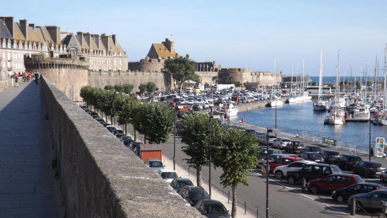 Appartement T2 ,Parking Prive,Terrasse, 10 Mns A Pieds De La Cite Corsaire Et Ses Plages Saint-Malo Luaran gambar