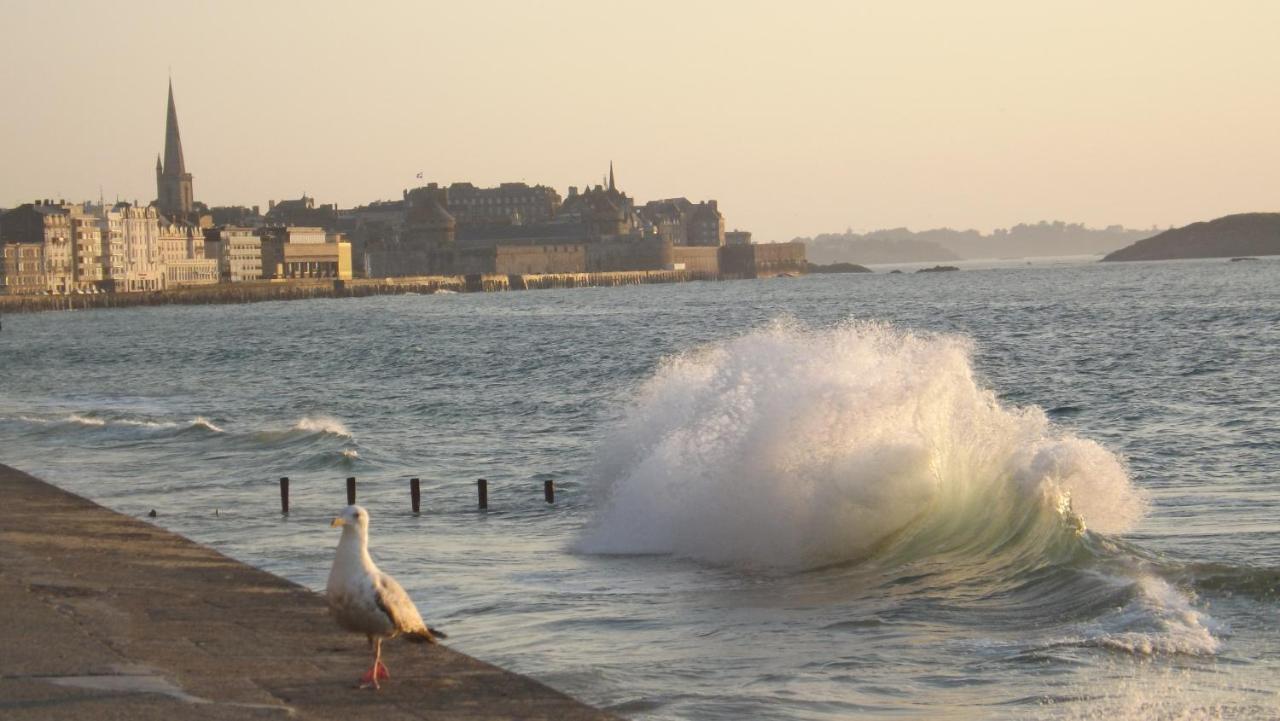 Appartement T2 ,Parking Prive,Terrasse, 10 Mns A Pieds De La Cite Corsaire Et Ses Plages Saint-Malo Luaran gambar