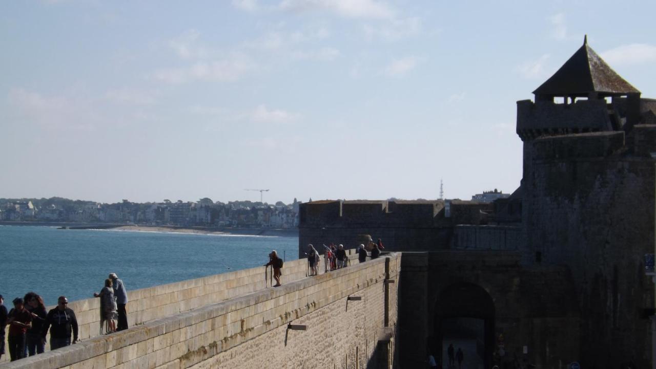 Appartement T2 ,Parking Prive,Terrasse, 10 Mns A Pieds De La Cite Corsaire Et Ses Plages Saint-Malo Luaran gambar