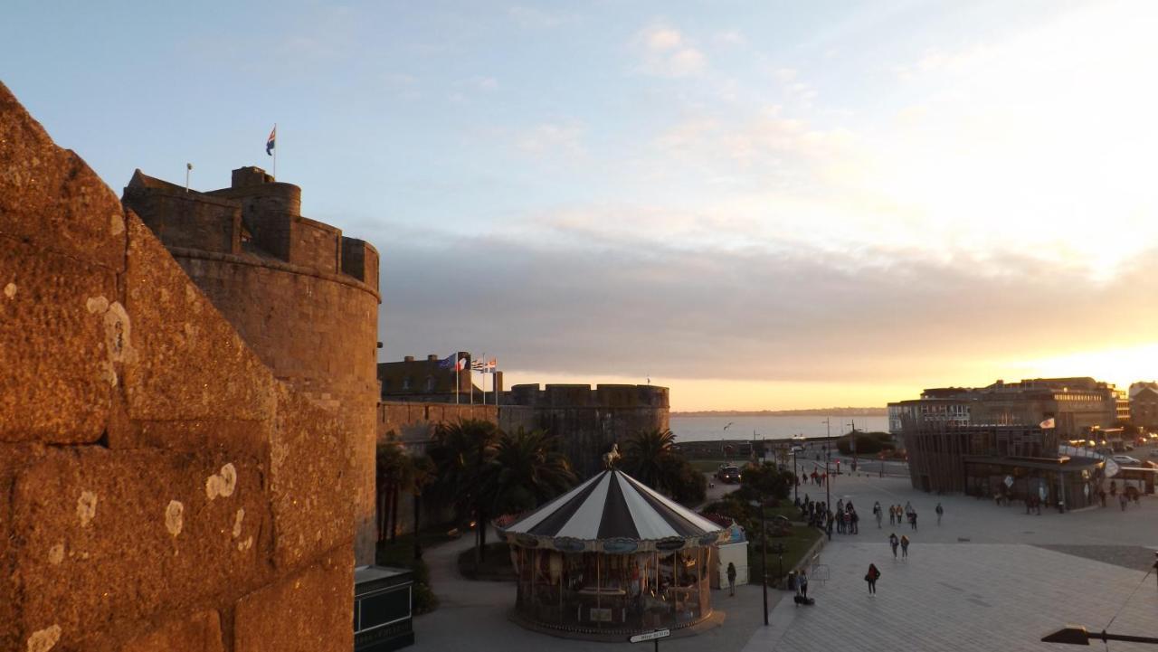 Appartement T2 ,Parking Prive,Terrasse, 10 Mns A Pieds De La Cite Corsaire Et Ses Plages Saint-Malo Luaran gambar
