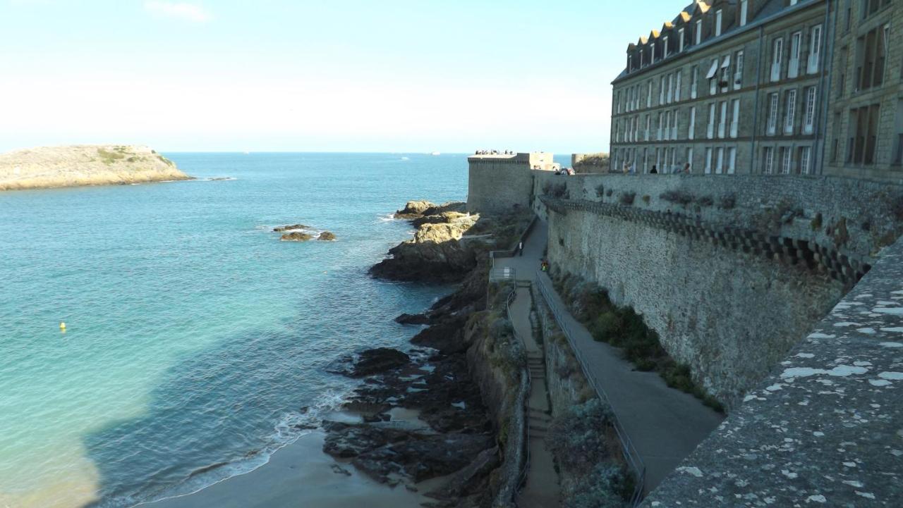 Appartement T2 ,Parking Prive,Terrasse, 10 Mns A Pieds De La Cite Corsaire Et Ses Plages Saint-Malo Luaran gambar
