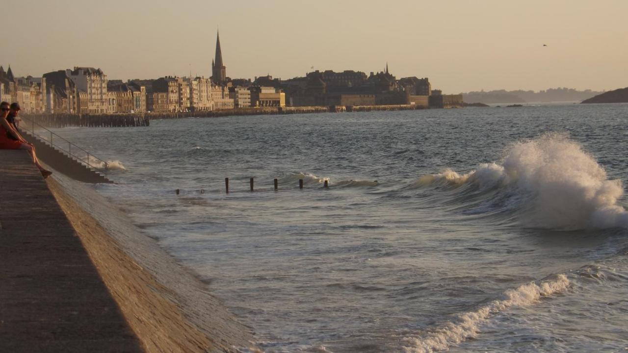 Appartement T2 ,Parking Prive,Terrasse, 10 Mns A Pieds De La Cite Corsaire Et Ses Plages Saint-Malo Luaran gambar